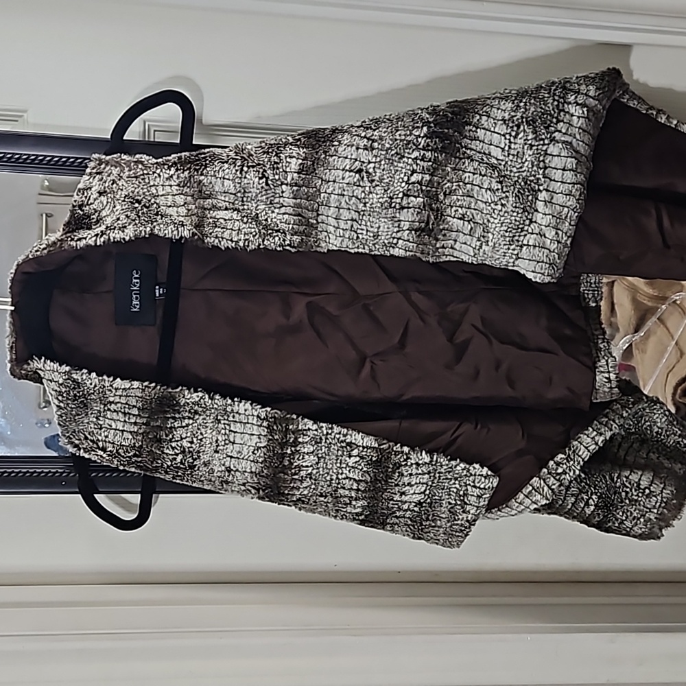 Brown vest size medium